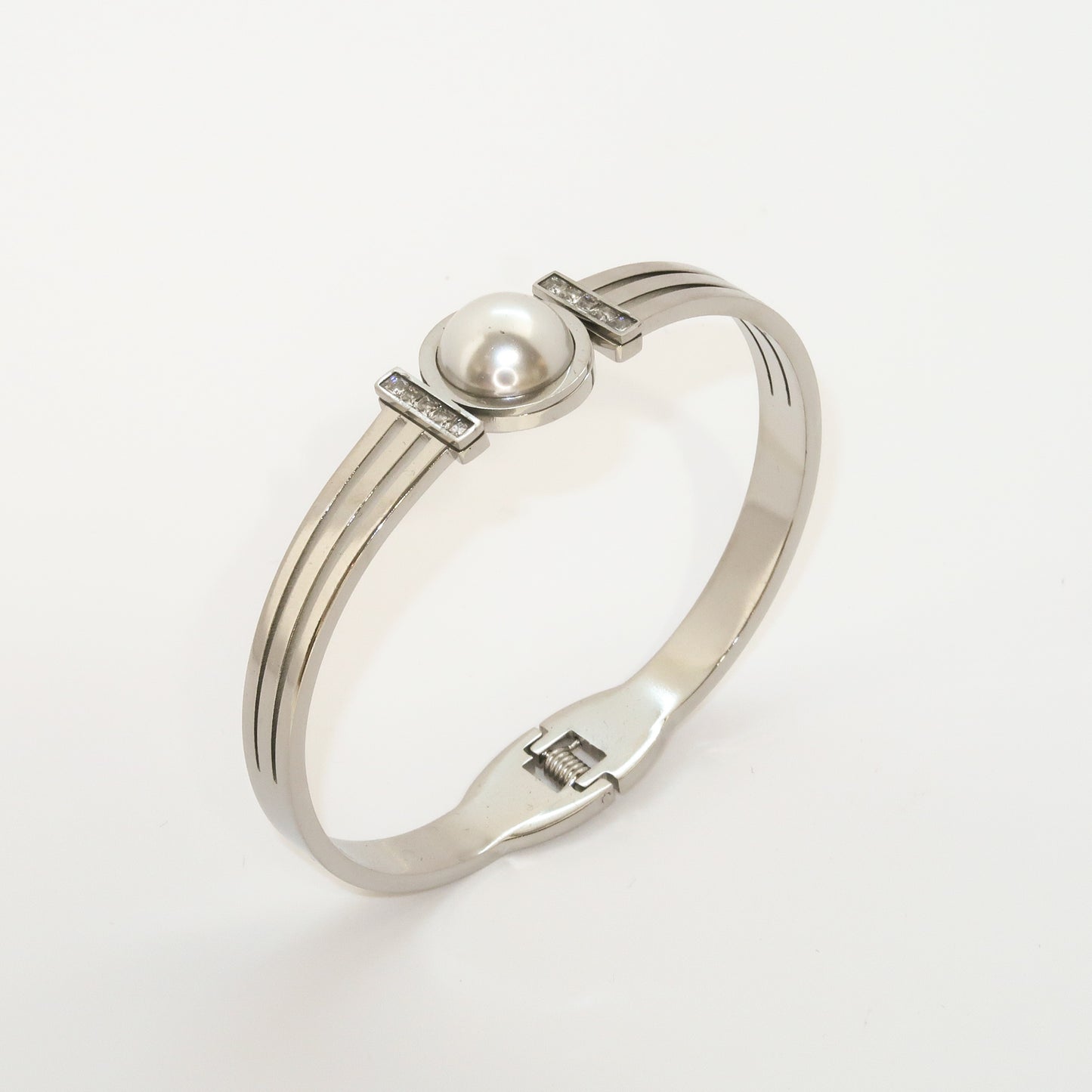 Pearl Elegance Bangle