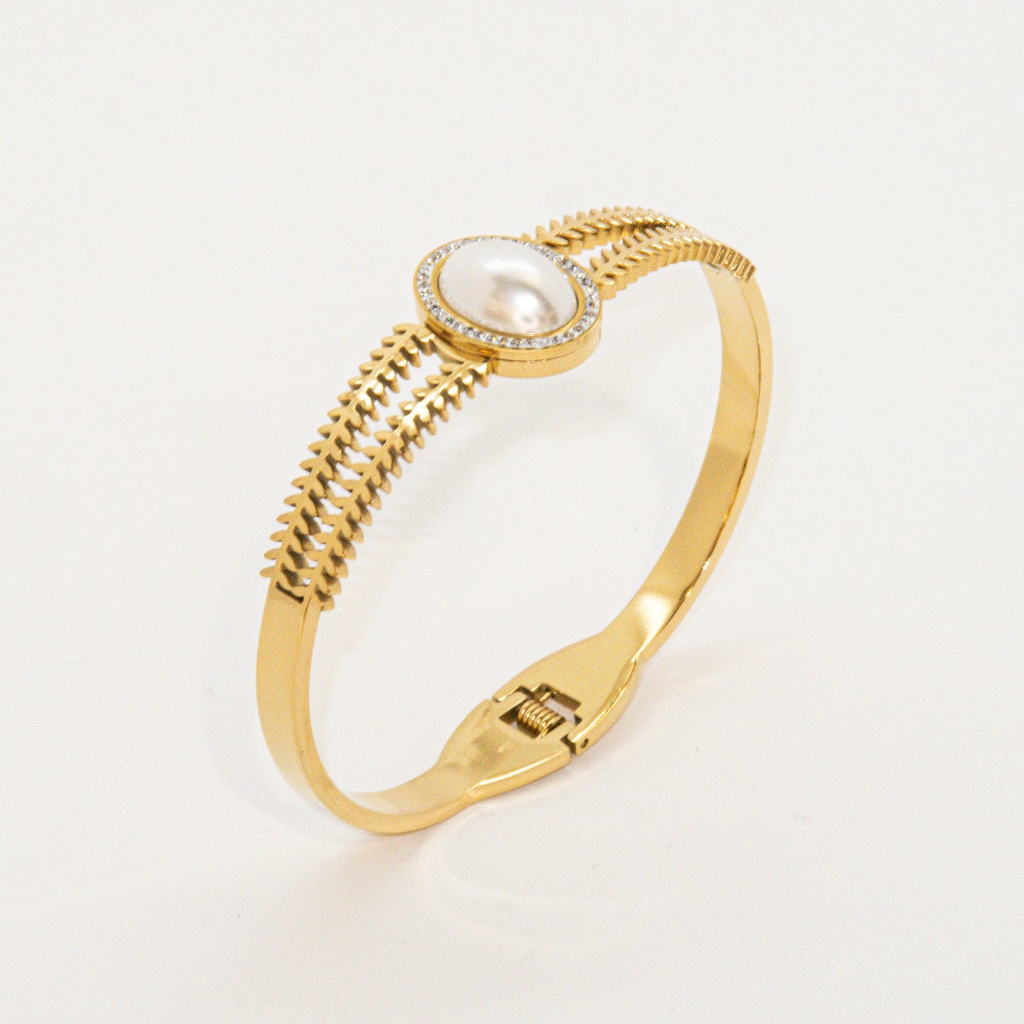 Pearl Halo Bangle
