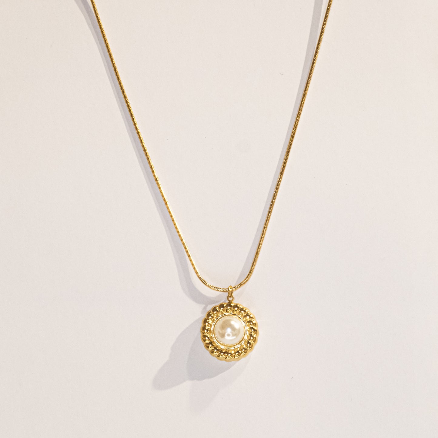 Classic Pearl Pendant Necklace