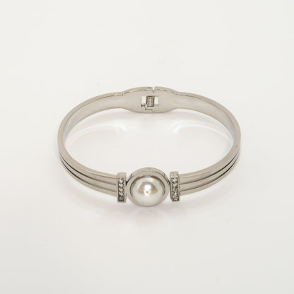 Pearl Elegance Bangle