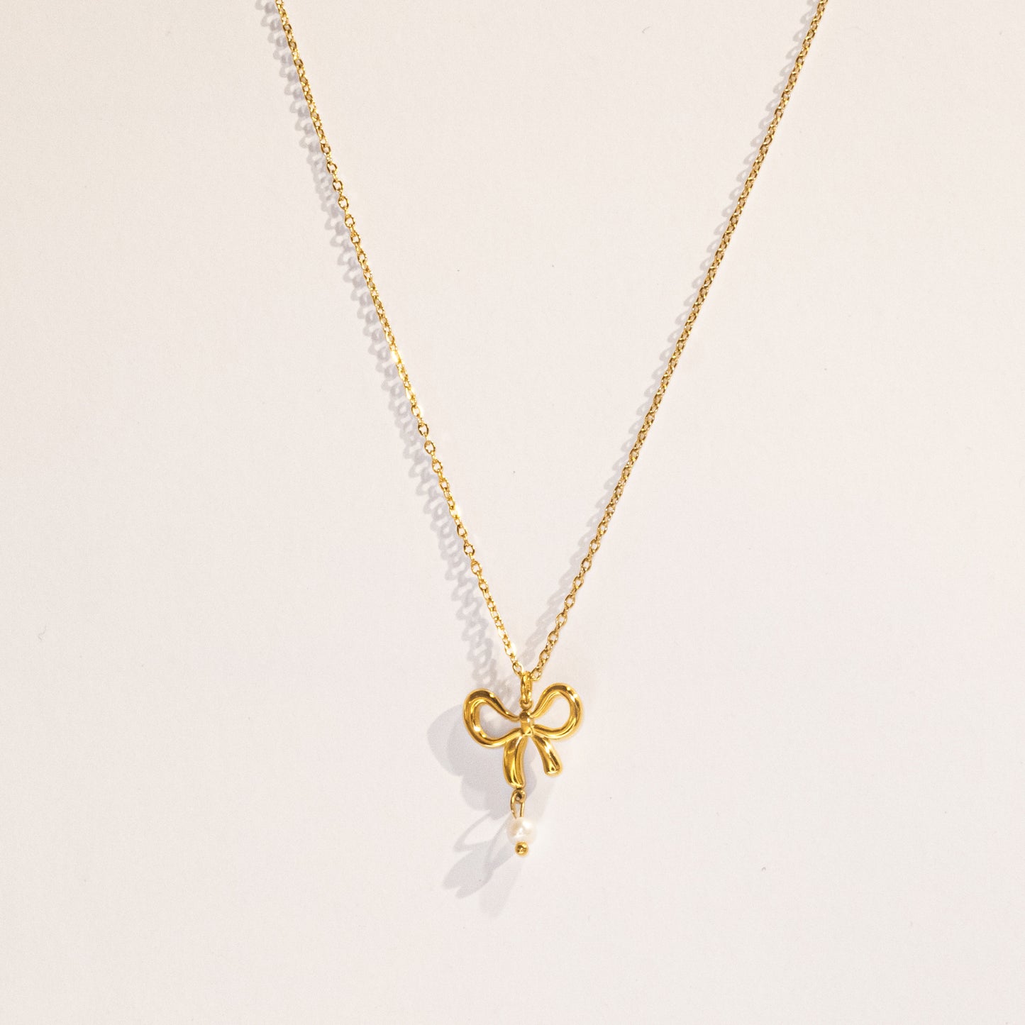 Bow Pearl Necklace